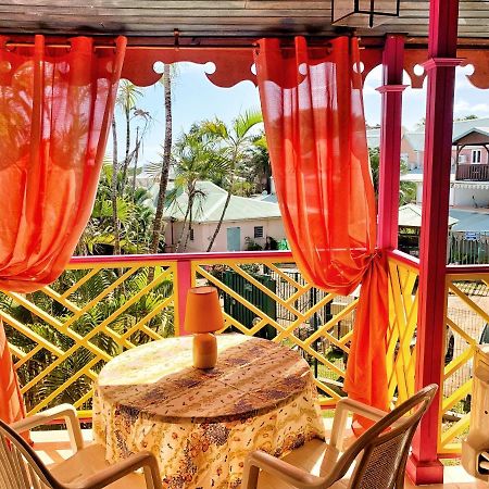 Appartement Duplex Climatise Avec Wi-Fi - Plage Pointe Marin A Pieds, Recemment Renove Sainte-Anne Eksteriør billede