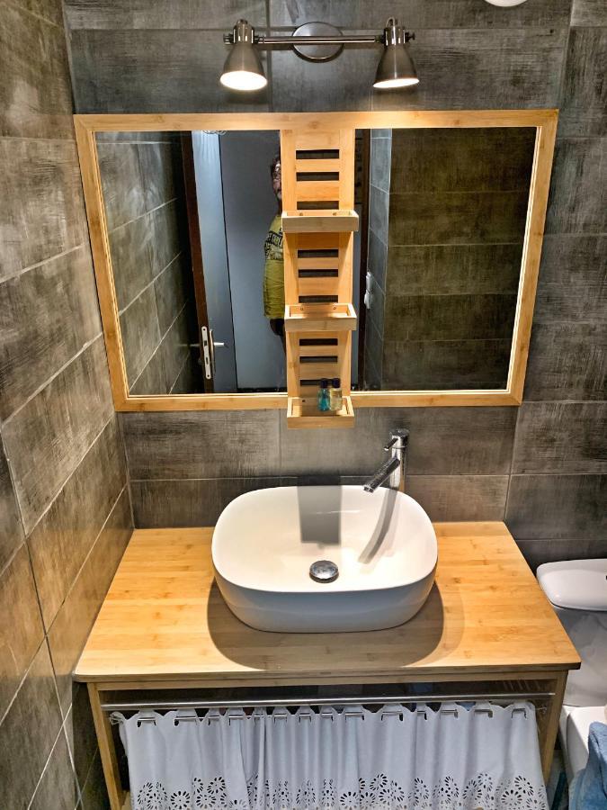 Appartement Duplex Climatise Avec Wi-Fi - Plage Pointe Marin A Pieds, Recemment Renove Sainte-Anne Eksteriør billede